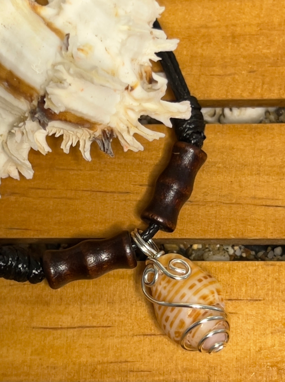 Collar Artesanal con Medallita de Caracol