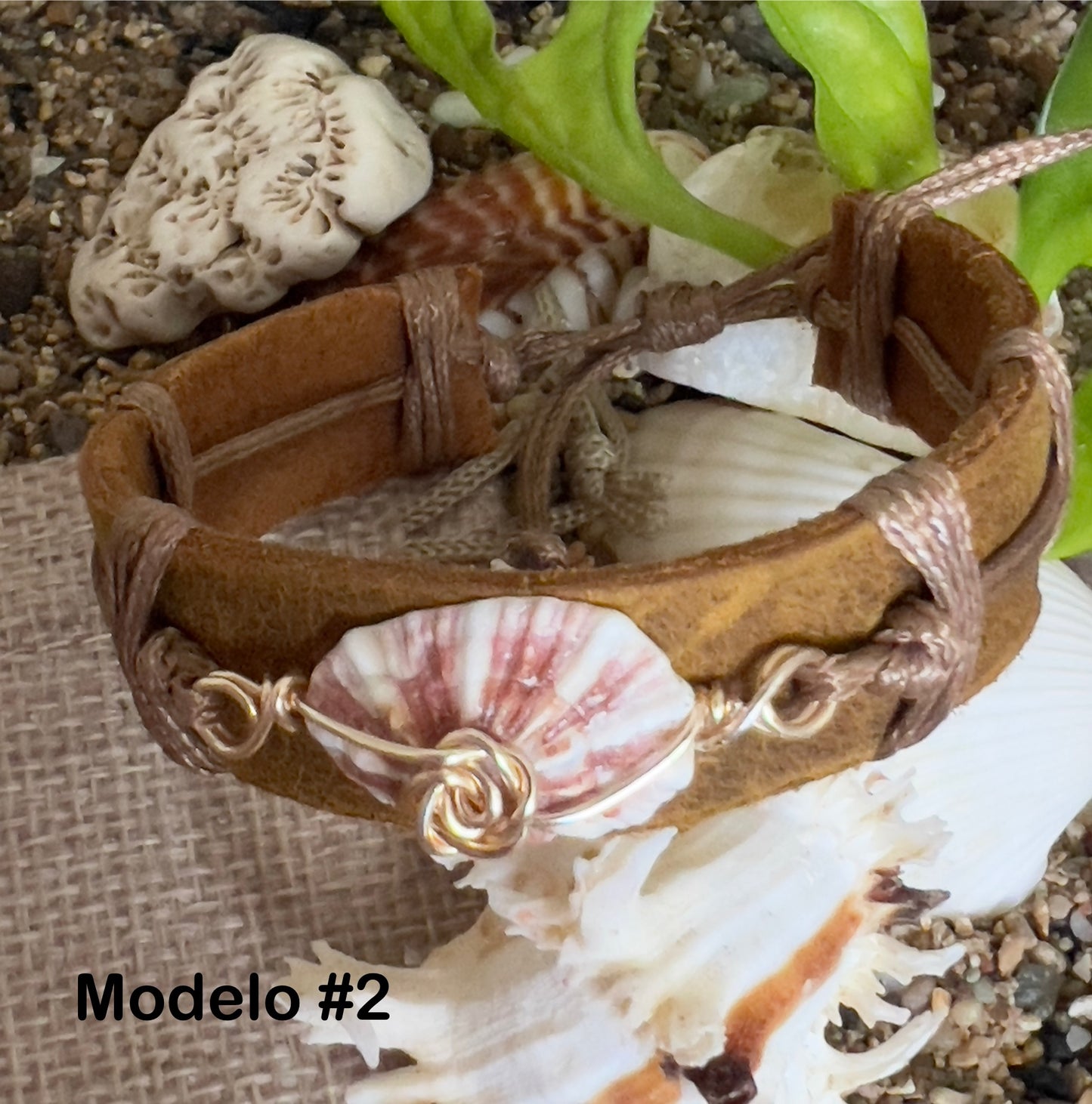 Pulsera Artesanal en Cuero con Elementos del Mar